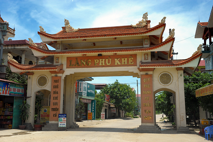 La aldea de escultura de dragón Phu Khe